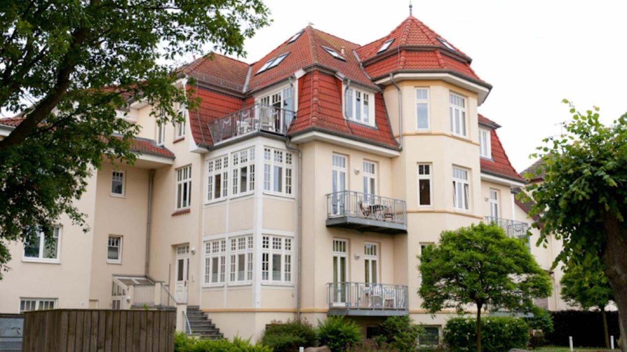 Villa Duene Mit Grosser Sonnenterrasse, Kamin, Wlan Und Tiefgarage Fuer 2-4 Personen Kuehlungsborn Exterior foto