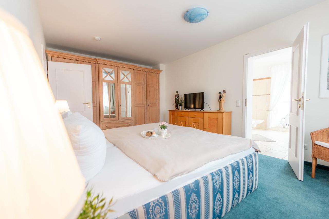 Villa Duene Mit Grosser Sonnenterrasse, Kamin, Wlan Und Tiefgarage Fuer 2-4 Personen Kuehlungsborn Exterior foto