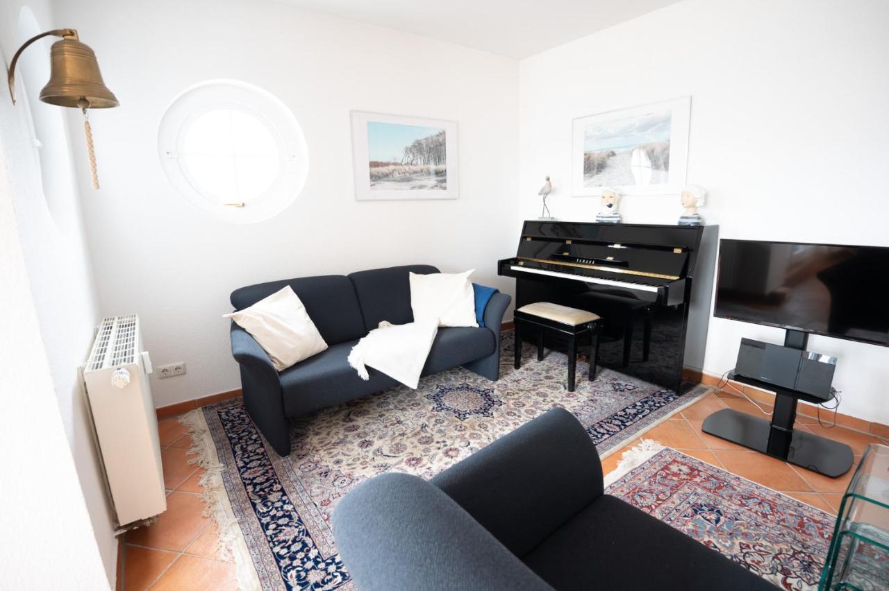 Villa Duene Mit Grosser Sonnenterrasse, Kamin, Wlan Und Tiefgarage Fuer 2-4 Personen Kuehlungsborn Exterior foto